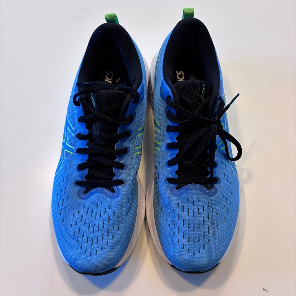 ASICS Men's Gel Excite 10 running shoes; excellent condition, size M9